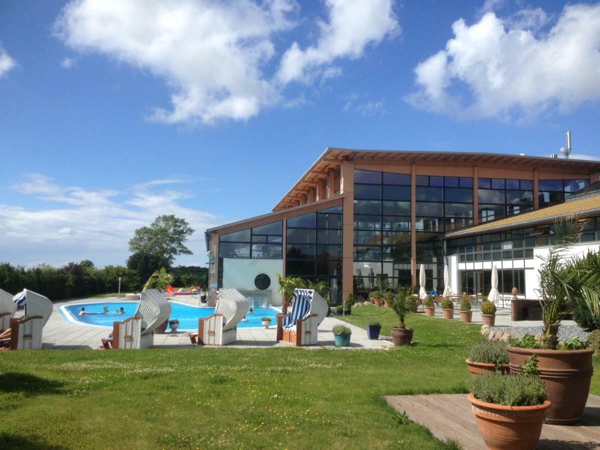 Ferienwohnung "Kranich" Im Ferien-Resort Ruegen Sagard Bagian luar foto