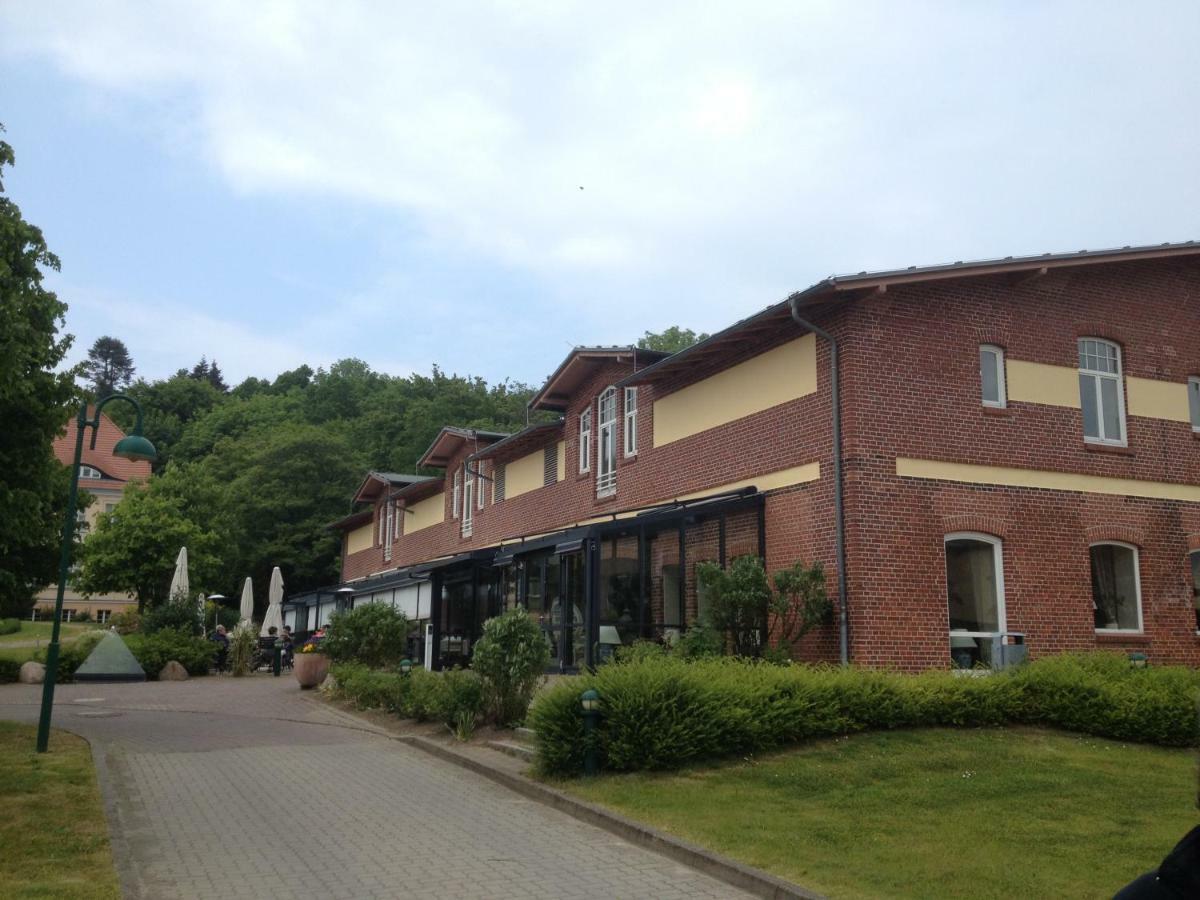 Ferienwohnung "Kranich" Im Ferien-Resort Ruegen Sagard Bagian luar foto